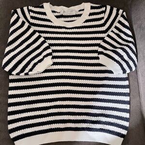⚓️Classic Striped Navy and White Cotton Blend Short Sleeve Sweater.Like New.